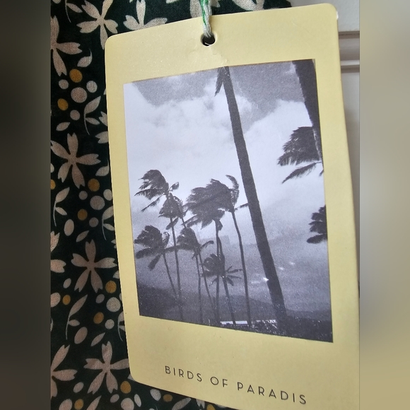 New Birds of Paradis by Trovata Faye Blouse - Picture 6 of 9